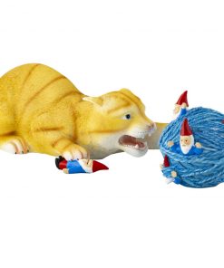 Holidayana HOME GOODS Cat And Yarn Gnome Deterrent