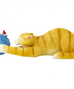 Holidayana HOME GOODS Cat And Yarn Gnome Deterrent