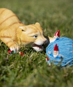 Holidayana HOME GOODS Cat And Yarn Gnome Deterrent